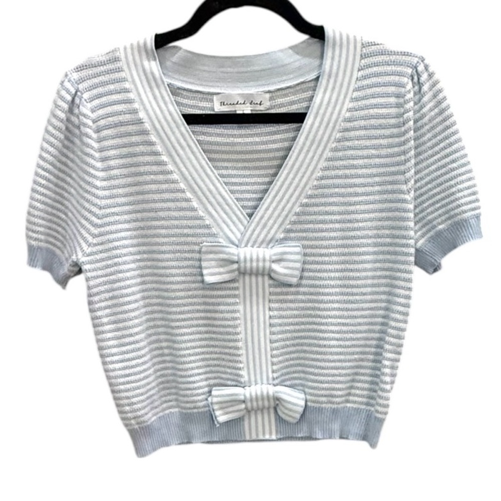 Threaded Leaf, short sleeve sweater, size large. Used, great condition.